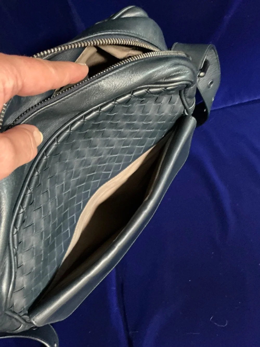 Bottega Veneta Intrecciato Navy blue messenger bag